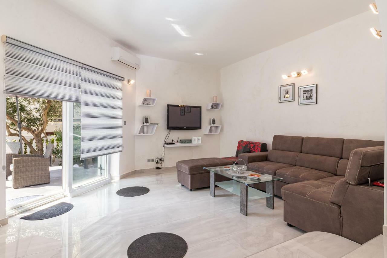 Andriano Apartment Медулин Екстериор снимка