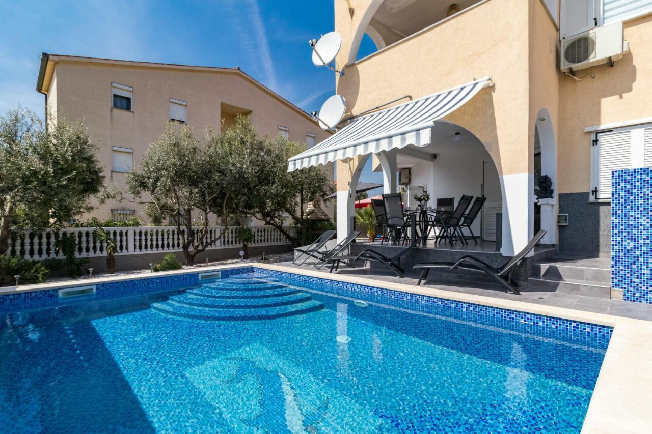 Andriano Apartment Медулин Екстериор снимка